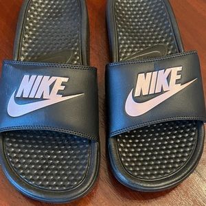 Nike slides size 7